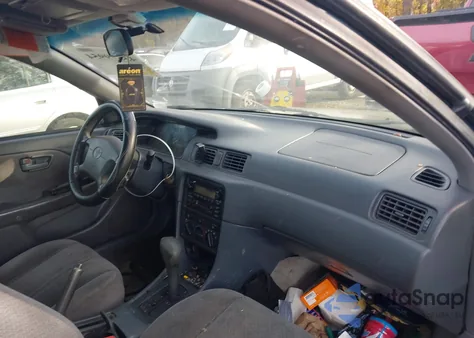 2001 Toyota Camry Le from USA, damaged, VIN 4T1BG22K61U813475